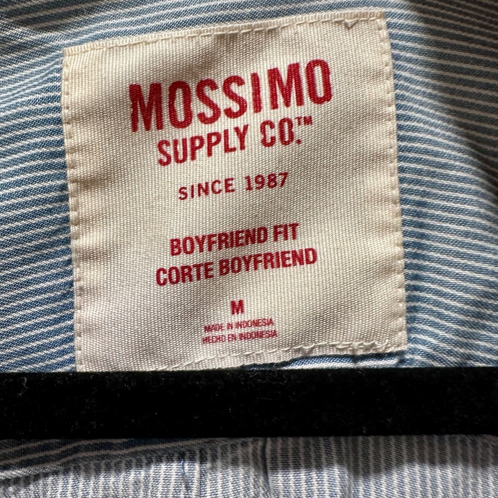 Mossimo Light Blue Striped Chambray Button Down Shirt, Boyfriend Fit, Medium - Picture 5 of 7